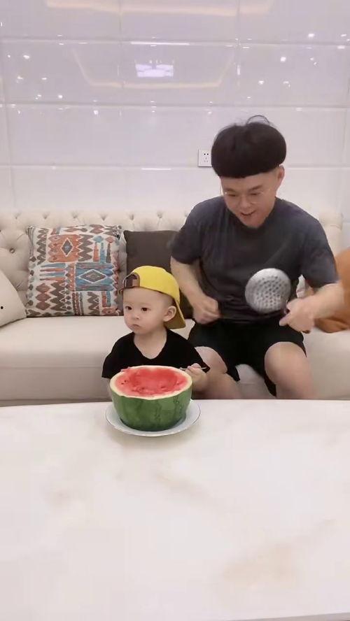 一鸣妈妈吃瓜,揭秘娱乐圈幕后故事